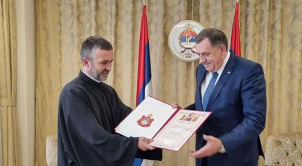 63330634f3779-Dodik 2.JPG